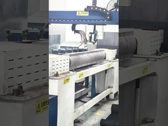 Sünger titanyum elektrot blokları kaynaklanıyor.